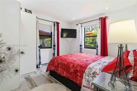Casa en venta en Miami, Florida, 4 dormitorios, 168.9 m2 № 2056655 - foto 21