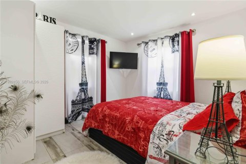 Casa en venta en Miami, Florida, 4 dormitorios, 168.9 m2 № 2056655 - foto 20
