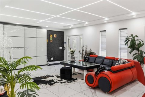 Casa en venta en Miami, Florida, 4 dormitorios, 168.9 m2 № 2056655 - foto 6