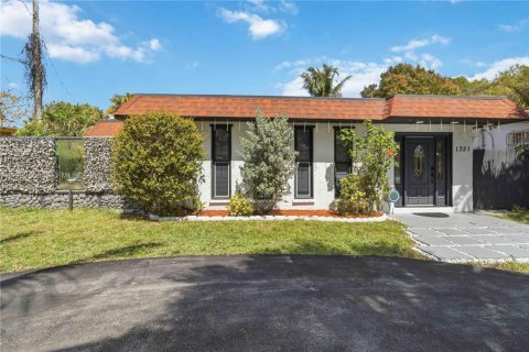 Casa en Miami, Florida 4 dormitorios, 168.9 m2 № 2056655