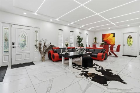 Casa en venta en Miami, Florida, 4 dormitorios, 168.9 m2 № 2056655 - foto 5