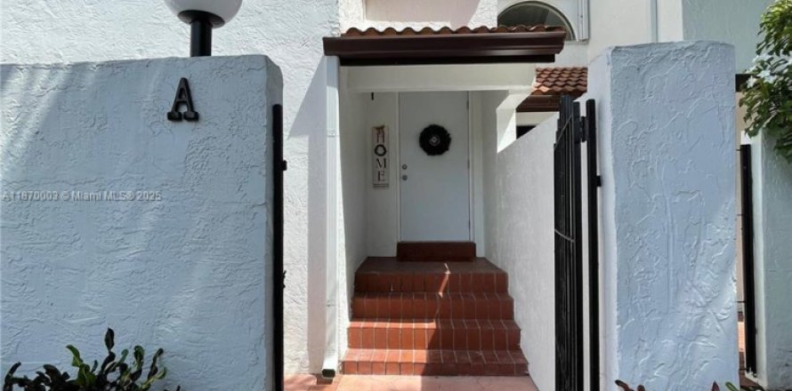 Condominio en Miami, Florida, 3 dormitorios № 1895589