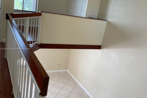 Condominio en alquiler en Miami, Florida, 3 dormitorios, 170.94 m2 № 1895589 - foto 6