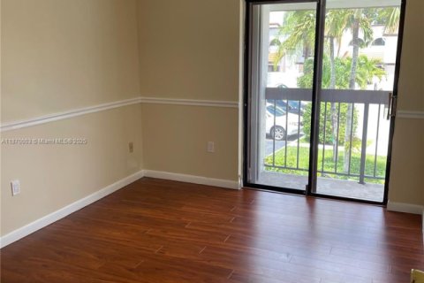 Condominio en alquiler en Miami, Florida, 3 dormitorios, 170.94 m2 № 1895589 - foto 11