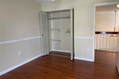 Condominio en alquiler en Miami, Florida, 3 dormitorios, 170.94 m2 № 1895589 - foto 10
