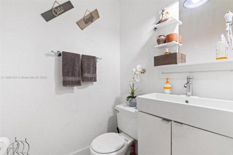Купить кондоминиум в Майами, Флорида 3 спальни, 113.34м2, № 1928858 - фото 11