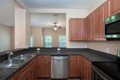 Townhouse in Tampa, Florida 3 bedrooms, 169.27 sq.m. № 1885862 - photo 3