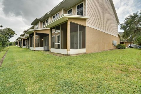 Townhouse in Tampa, Florida 3 bedrooms, 169.27 sq.m. № 1885862 - photo 18