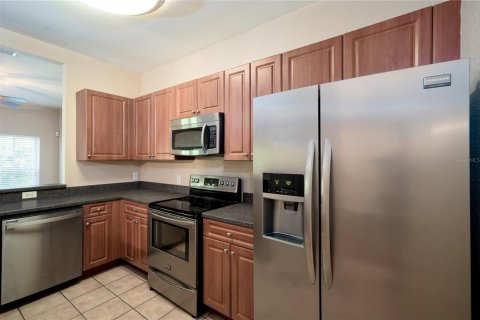 Townhouse in Tampa, Florida 3 bedrooms, 169.27 sq.m. № 1885862 - photo 2