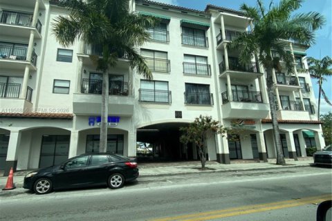 Condominio en Hialeah, Florida, 1 dormitorio  № 2017575