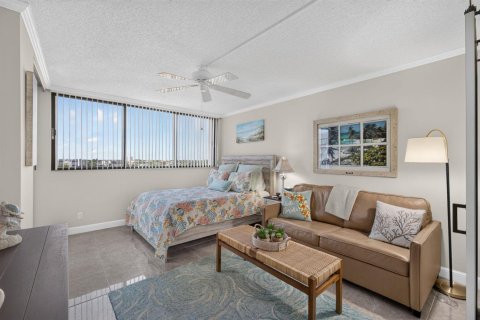 Condo in Jupiter, Florida, 2 bedrooms № 2406076 - photo 18