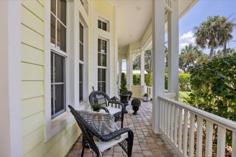 House in Palm City, Florida 4 bedrooms, 322.84 sq.m. № 2252242 - photo 3