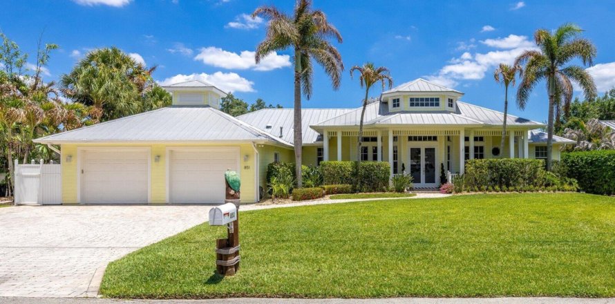 House in Palm City, Florida 4 bedrooms, 322.84 sq.m. № 2252242