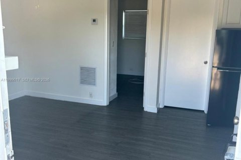 Apartamento en alquiler en Miami, Florida, 2 dormitorios, 92.9 m2 № 2060986 - foto 6