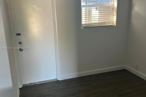 Apartamento en alquiler en Miami, Florida, 2 dormitorios, 92.9 m2 № 2060986 - foto 7