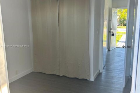 Apartamento en alquiler en Miami, Florida, 2 dormitorios, 92.9 m2 № 2060986 - foto 2