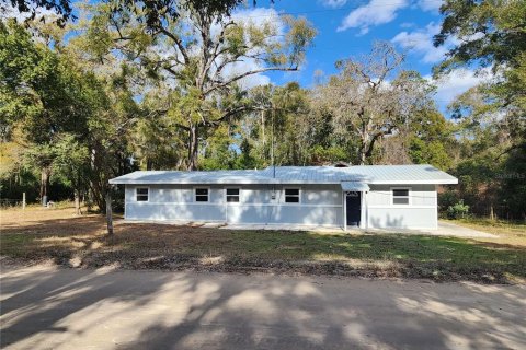 House in Trenton, Florida 4 bedrooms, 158.31 sq.m. № 2105931