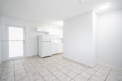 Appartement à louer à South Miami, Floride: 1 chambre, 67.35 m2 № 1926375 - photo 3
