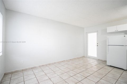 Appartement à louer à South Miami, Floride: 1 chambre, 67.35 m2 № 1926375 - photo 5
