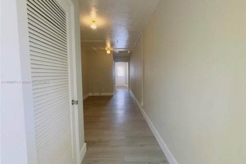 Квартира в Форт-Лодердейл, Флорида 2 спальни, 24.62м2 № 2016279