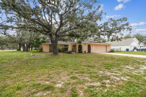 House in Spring Hill, Florida 3 bedrooms, 146.6 sq.m. № 1760533 - photo 3
