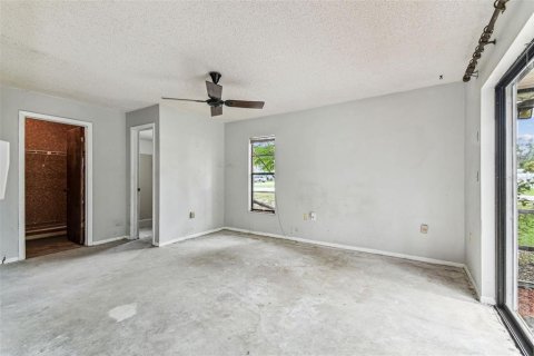 House in Spring Hill, Florida 3 bedrooms, 146.6 sq.m. № 1760533 - photo 17