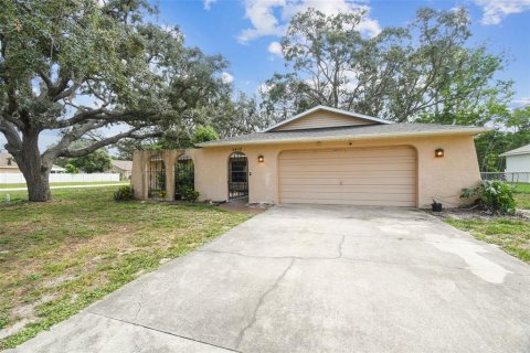 House in Spring Hill, Florida 3 bedrooms, 146.6 sq.m. № 1760533 - photo 2