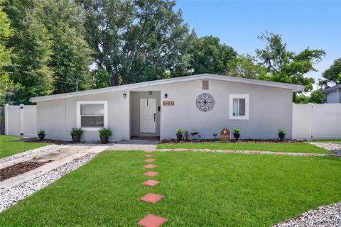 House in Orlando, Florida 3 bedrooms, 122.45 sq.m. № 2224586