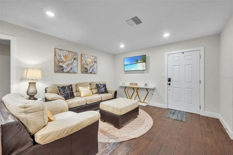 Casa en alquiler en Orlando, Florida, 3 dormitorios, 122.45 m2 № 2224586 - foto 5