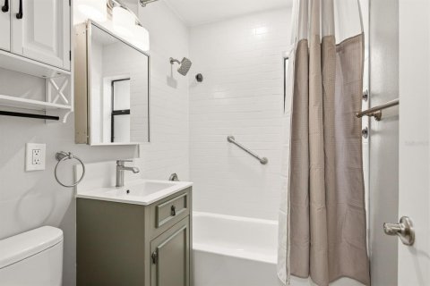 Casa en alquiler en Saint Petersburg, Florida, 2 dormitorios, 87.14 m2 № 2259122 - foto 22