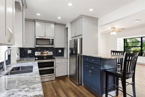 Casa en alquiler en Saint Petersburg, Florida, 2 dormitorios, 87.14 m2 № 2259122 - foto 17