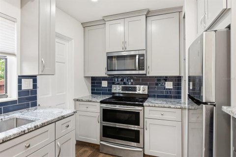 Casa en alquiler en Saint Petersburg, Florida, 2 dormitorios, 87.14 m2 № 2259122 - foto 18
