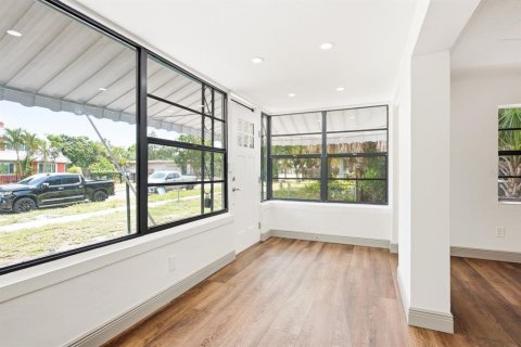 Casa en alquiler en Saint Petersburg, Florida, 2 dormitorios, 87.14 m2 № 2259122 - foto 9