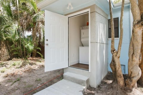 Casa en alquiler en Saint Petersburg, Florida, 2 dormitorios, 87.14 m2 № 2259122 - foto 25