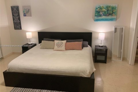 Condo in Hallandale Beach, Florida, 1 bedroom  № 1889853 - photo 7