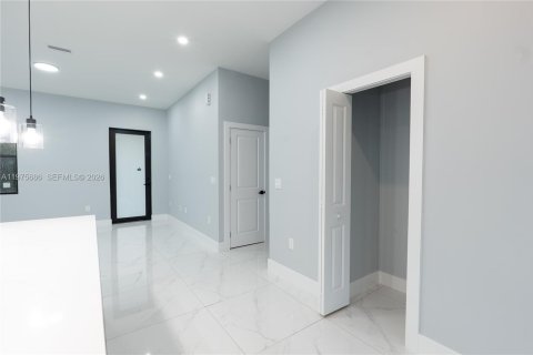 House in Lehigh Acres, Florida 3 bedrooms № 2040047 - photo 21