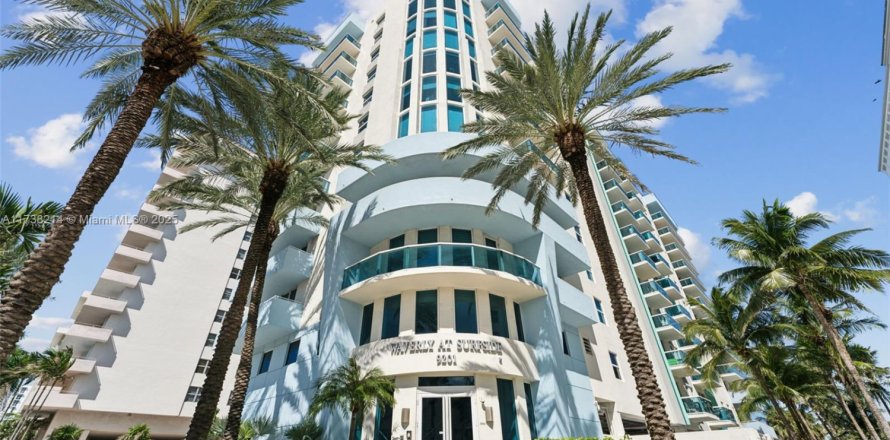 Condo in Surfside, Florida, 2 bedrooms № 1486957