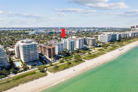 Condo in Surfside, Florida, 2 bedrooms  № 1486957 - photo 10