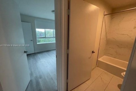 Condominio en venta en Miami, Florida, 2 dormitorios, 129.32 m2 № 1959359 - foto 17