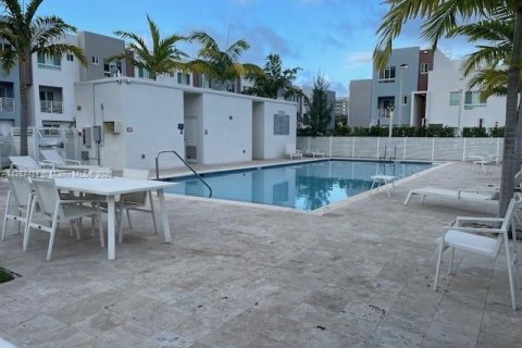 Condominio en venta en Miami, Florida, 2 dormitorios, 129.32 m2 № 1959359 - foto 14