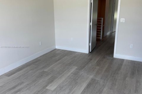 Condominio en venta en Miami, Florida, 2 dormitorios, 129.32 m2 № 1959359 - foto 10