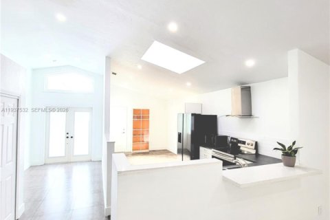 Снять в аренду виллу или дом в Катлер-Бей, Флорида 3 спальни, 108.32м2, № 1995397 - фото 9