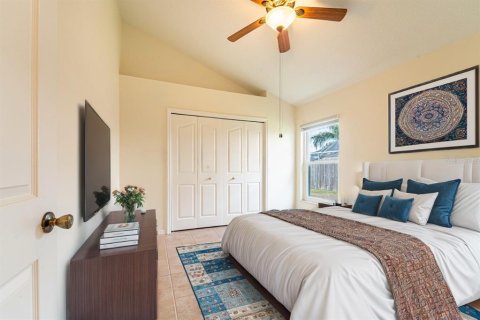 House in Brandon, Florida 4 bedrooms, 219.81 sq.m. № 1528361 - photo 27