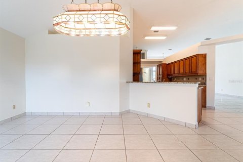 House in Brandon, Florida 4 bedrooms, 219.81 sq.m. № 1528361 - photo 22