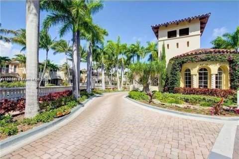 Снять в аренду виллу или дом в Авентура, Флорида 5 спален, 257.34м2, № 1974446 - фото 25