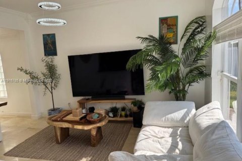 Снять в аренду виллу или дом в Авентура, Флорида 5 спален, 257.34м2, № 1974446 - фото 4