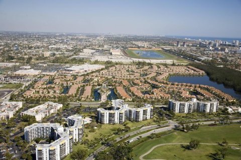 Снять в аренду виллу или дом в Авентура, Флорида 5 спален, 257.34м2, № 1974446 - фото 24