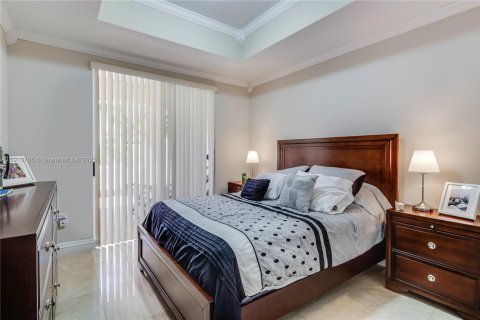 Снять в аренду виллу или дом в Авентура, Флорида 5 спален, 257.34м2, № 1974446 - фото 13