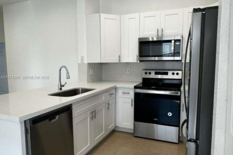 House in Weston, Florida 3 bedrooms, 143.63 sq.m. № 2033893 - photo 7