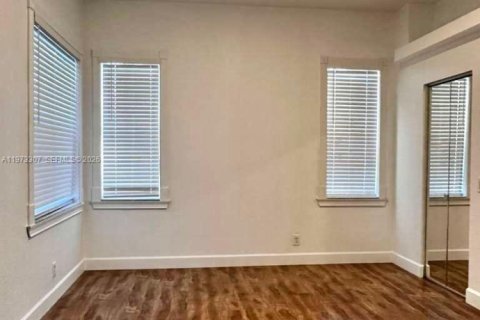 House in Weston, Florida 3 bedrooms, 143.63 sq.m. № 2033893 - photo 11